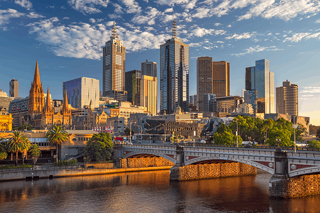 Puente y edificios de Melbourne