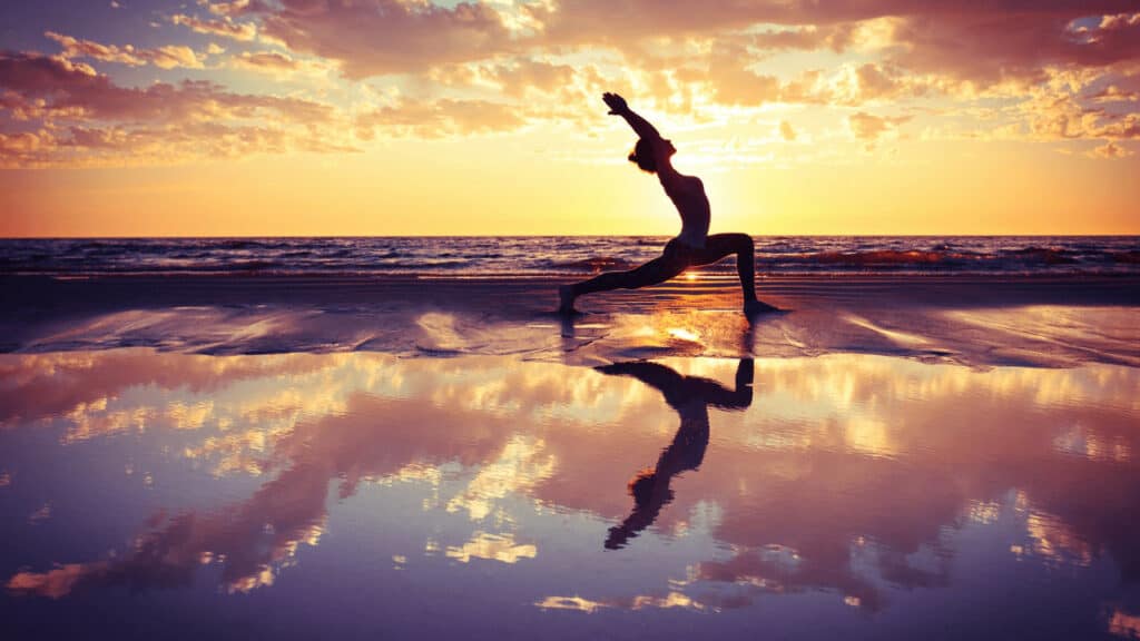 Estudiar para ser Instructor de Yoga en Australia: así puedes disfrutar de las playas de Byron Bay durante 12 meses