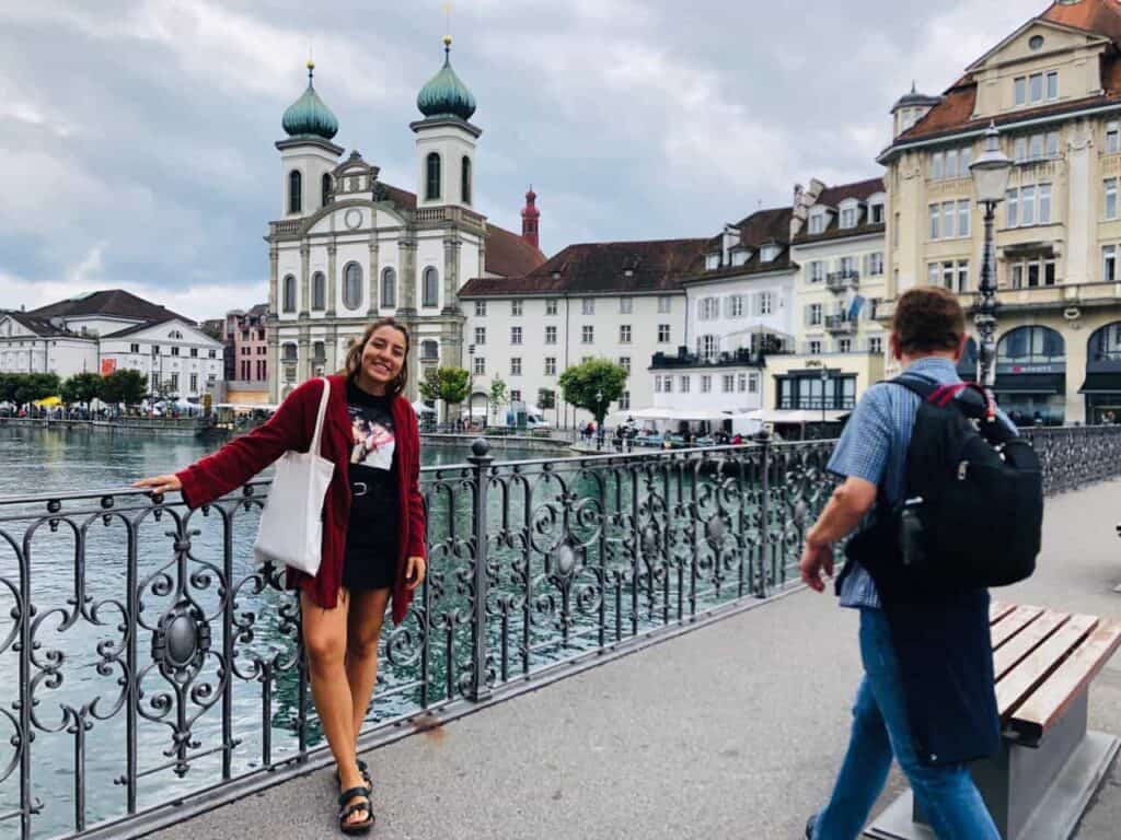 ¿Cómo es emigrar a Suiza con 20 años? Conoce la historia de Sofía